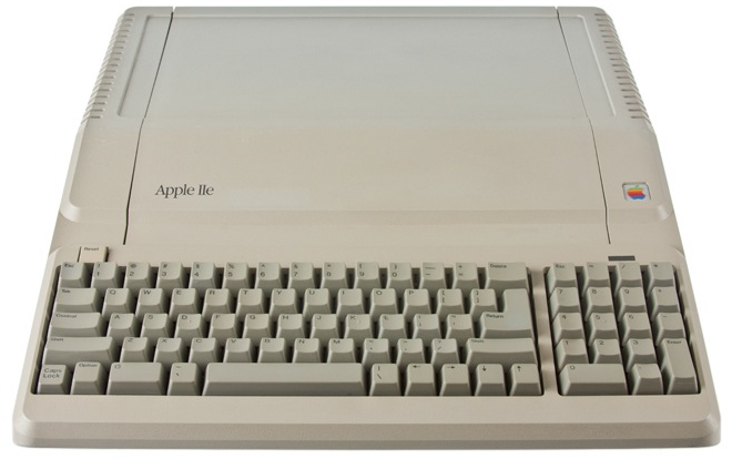 Apple //e Platinum